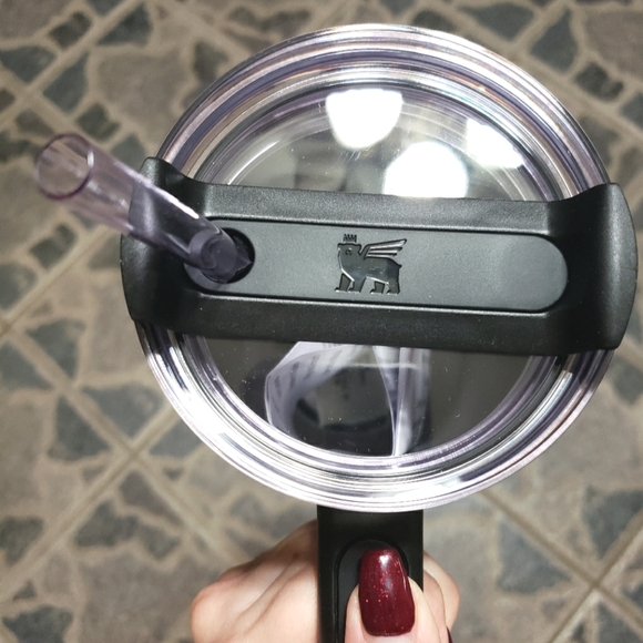 Midnight Glitz 40oz - Picture 4 of 9